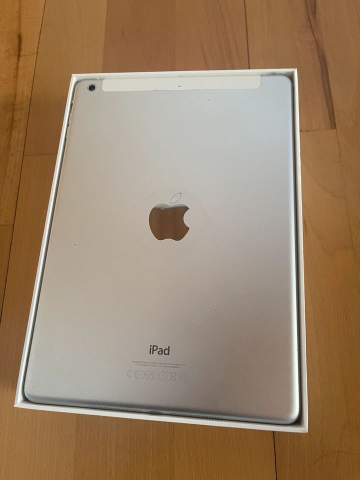 Ipad Air, A1475, 1. Generation, 32 Gb, Wifi, Cellular, Silver in Bielefeld