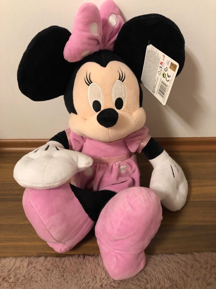 Minnie-Mouse in Nazza