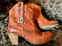 Stylische Bullboxer Stiefelette Ankle Boots - braun - Gr. 38 Hessen - Münzenberg Vorschau