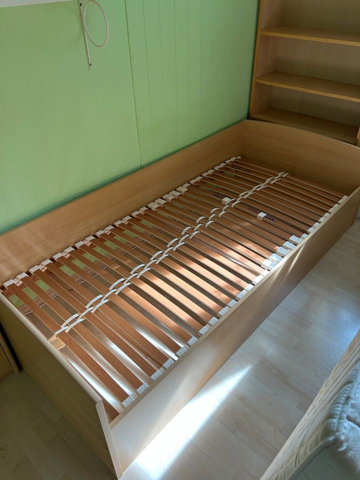 Kinderzimmer Möbel mit Bett in Mühltroff