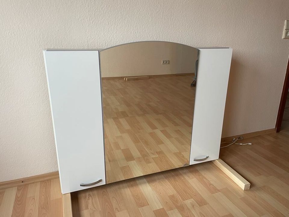 Spiegelschrank in Mörlenbach