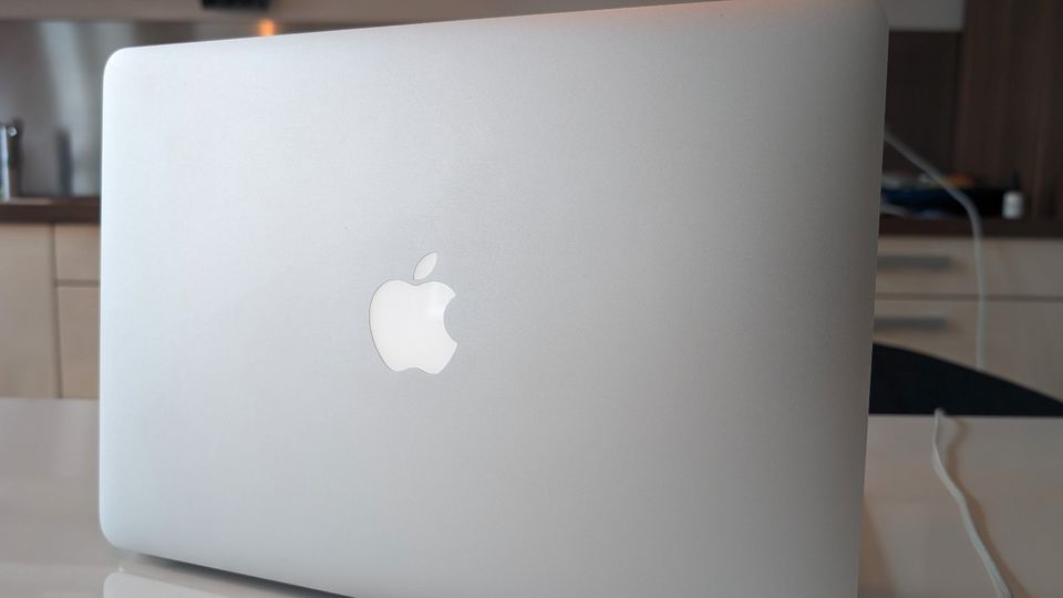 Apple MacBook Air 13, Early 2015 - Sehr gut Zustand in Berlin
