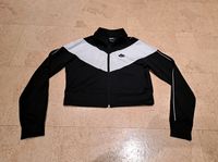 Kurze Damen Trainingsjacke NIKE Gr. S 36 38 schwarz weiß Jacke Bayern - Lauf a.d. Pegnitz Vorschau