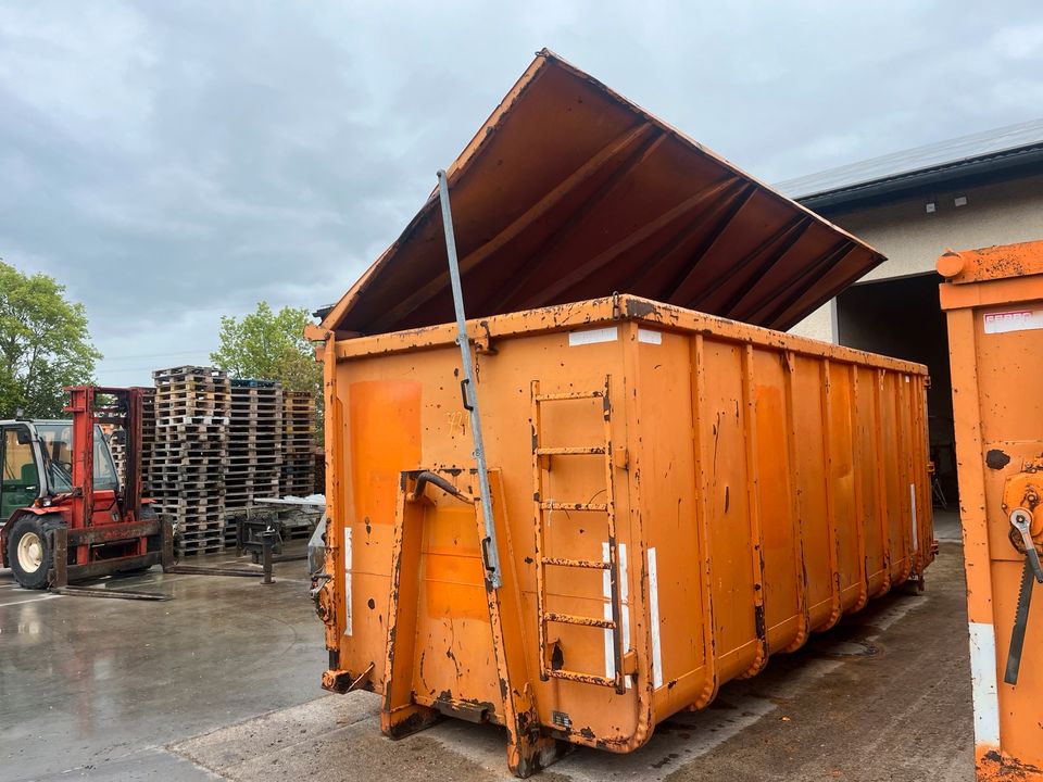 Abrollcontainer Beringer 32cbm mit Deckel 5500€ netto in Pliening