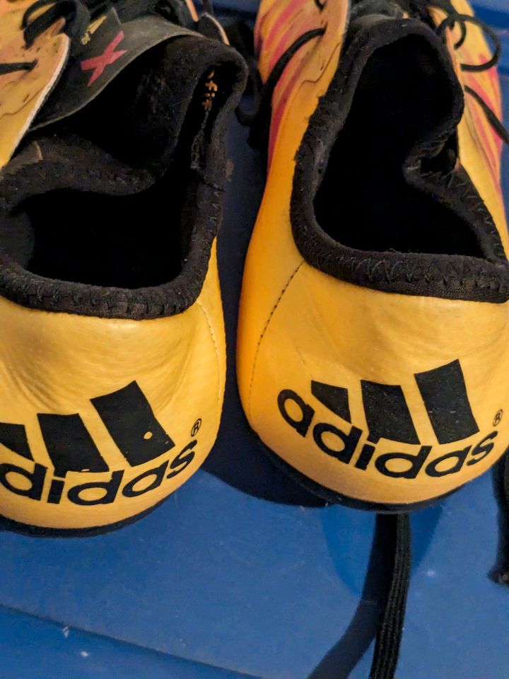 Adidas ⭐ Fußball Schuhe Gr 38 in Oberursel (Taunus)