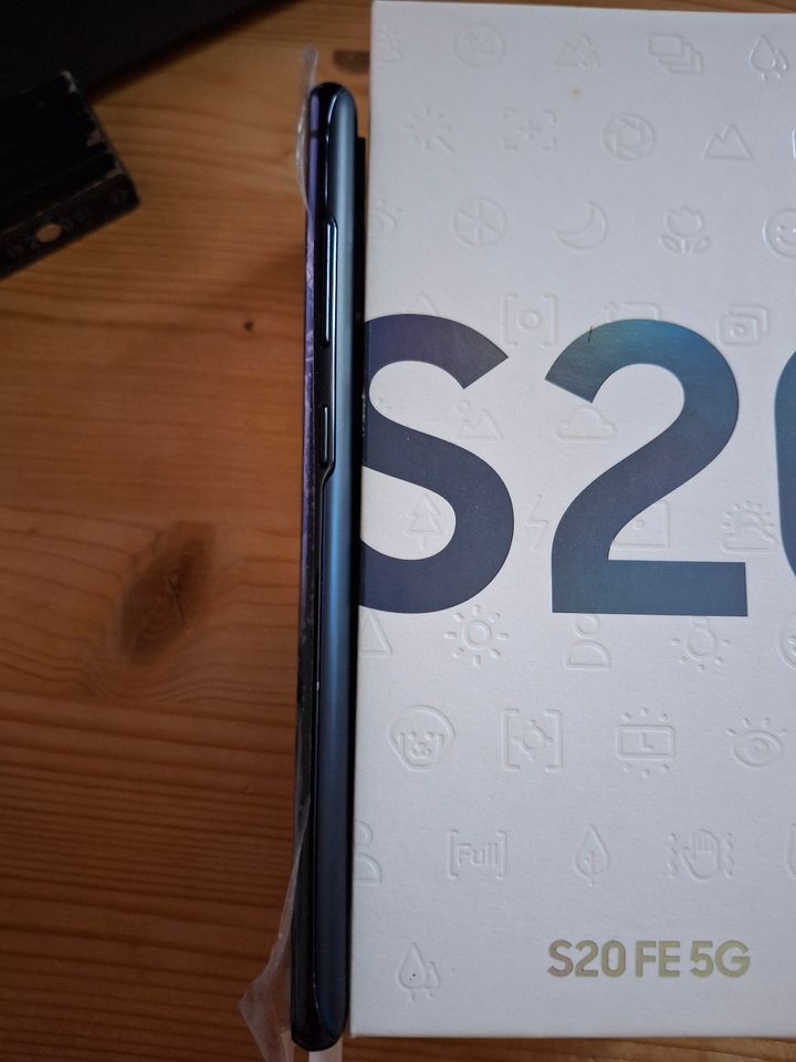 Samsung Galaxy S20 FE in Hungen