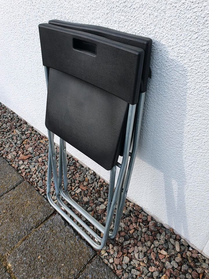 *wie NEU* 2 IKEA-Klappstühle - schwarz in Sangerhausen