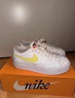 Nike Blazer Low Platform Plateau Sneaker Schuhe  weiß-gelb Gr. 39 Bielefeld - Heepen Vorschau