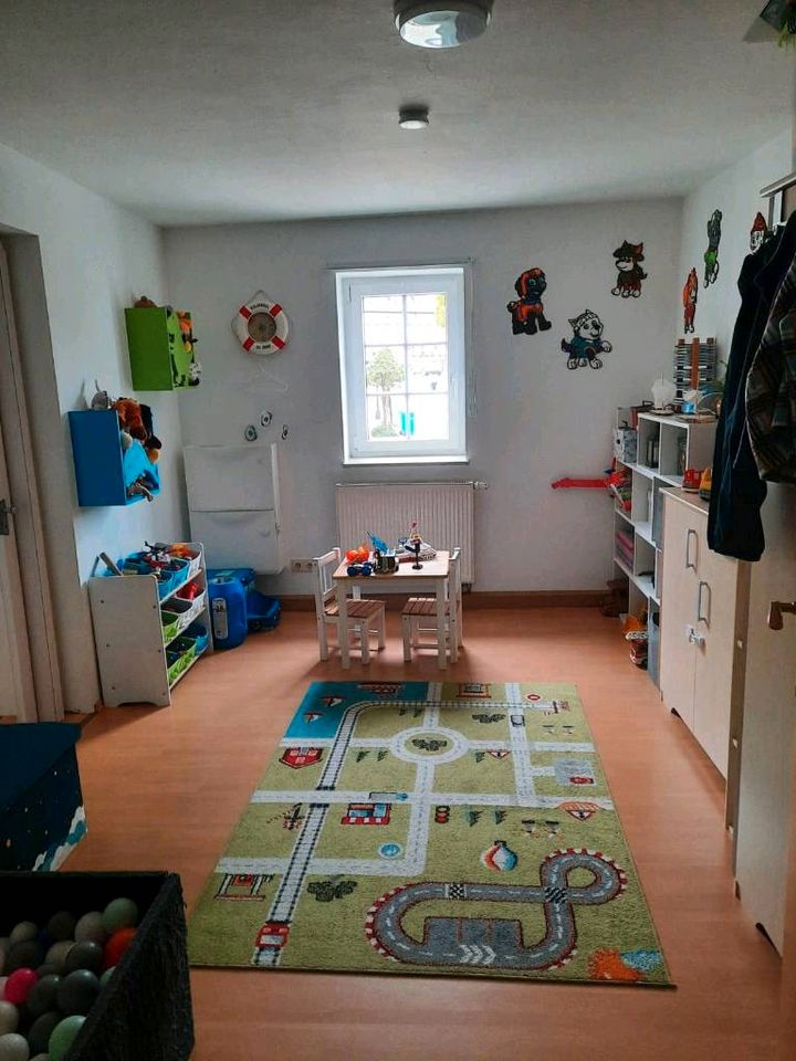 Schöne 4 Raum Wohnung im Herzen von Zwönitz abzugeben in Zwoenitz