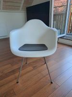 Vitra Eames Plastic Arm Chairs DAX in weiß Brandenburg - Falkensee Vorschau
