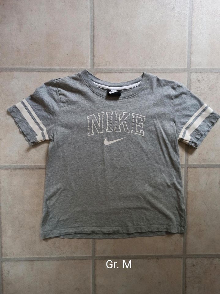Nike T-Shirt, verschiedene, Gr. M in Dortmund