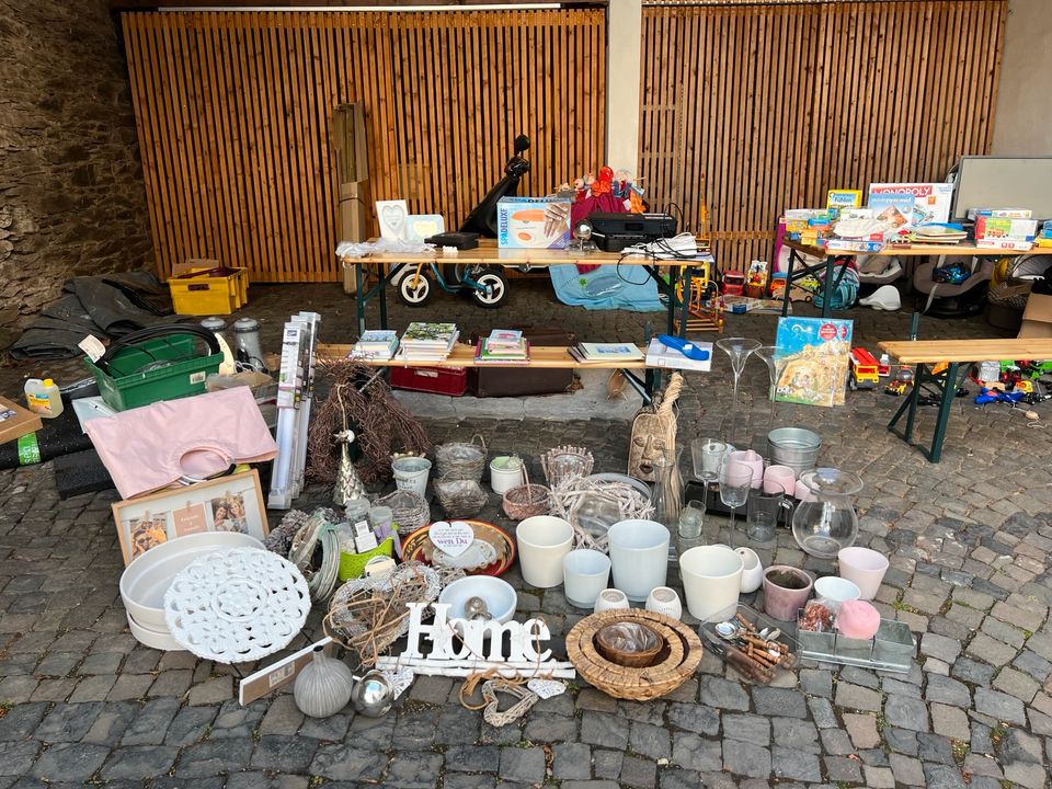 Hausflohmarkt mit Allerlei am 18.05.2024 von 10-12 Uhr in Aarbergen