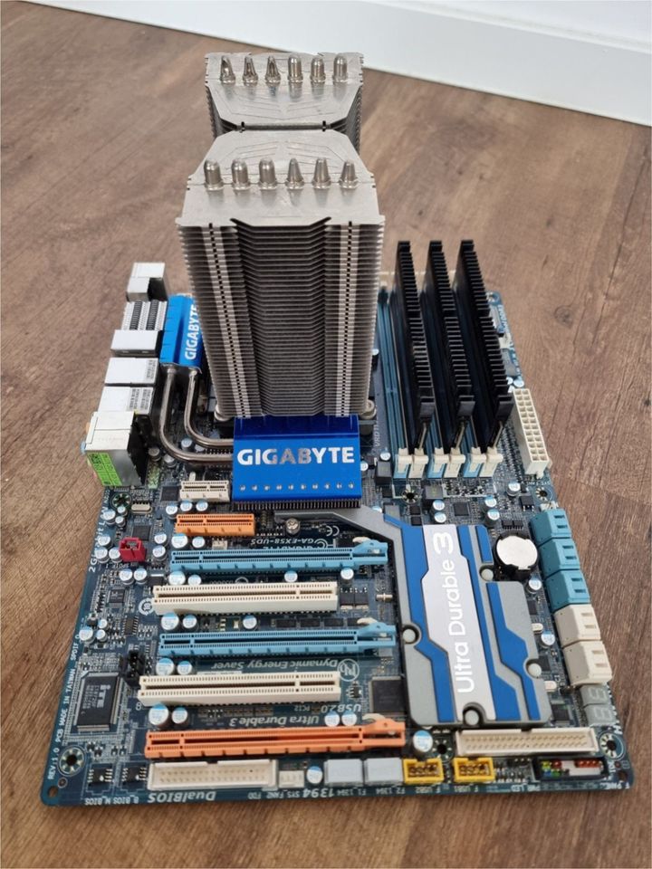 Gigabyte EX58-UD5 + Intel i7-920 + 6 GB RAM + Zubehör in Dresden