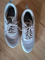 Nike Sneaker Sportschuhe Schuhe Größe 40,5 Hessen - Elbtal Vorschau