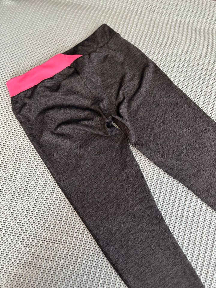 Nike Sport Leggings in Größe S neuwertig in Ense