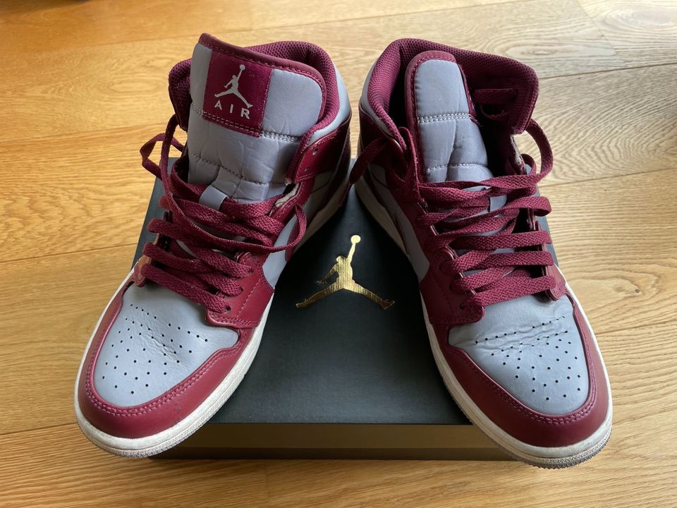 Nike Air Jordan 1 Mid dunkelrot/grau, Größe 41 unisex TOP Zustand in Ulm