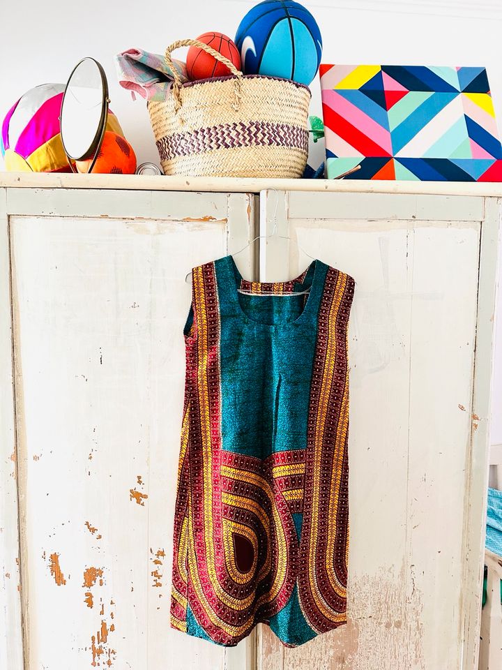 Handmade Kleid aus Afrika, ca. Größe M in Wiesbaden