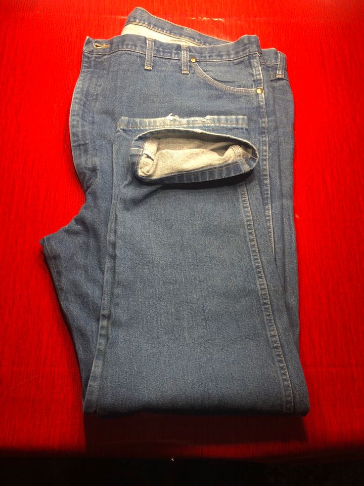 Herrenhose Jeans Wrangler Gr 52 Länge 32 in Hagen