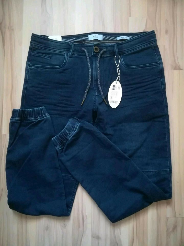 Strechige Jeans "slim fit" edc by Esprit Größe 33 NEU in Sonnefeld