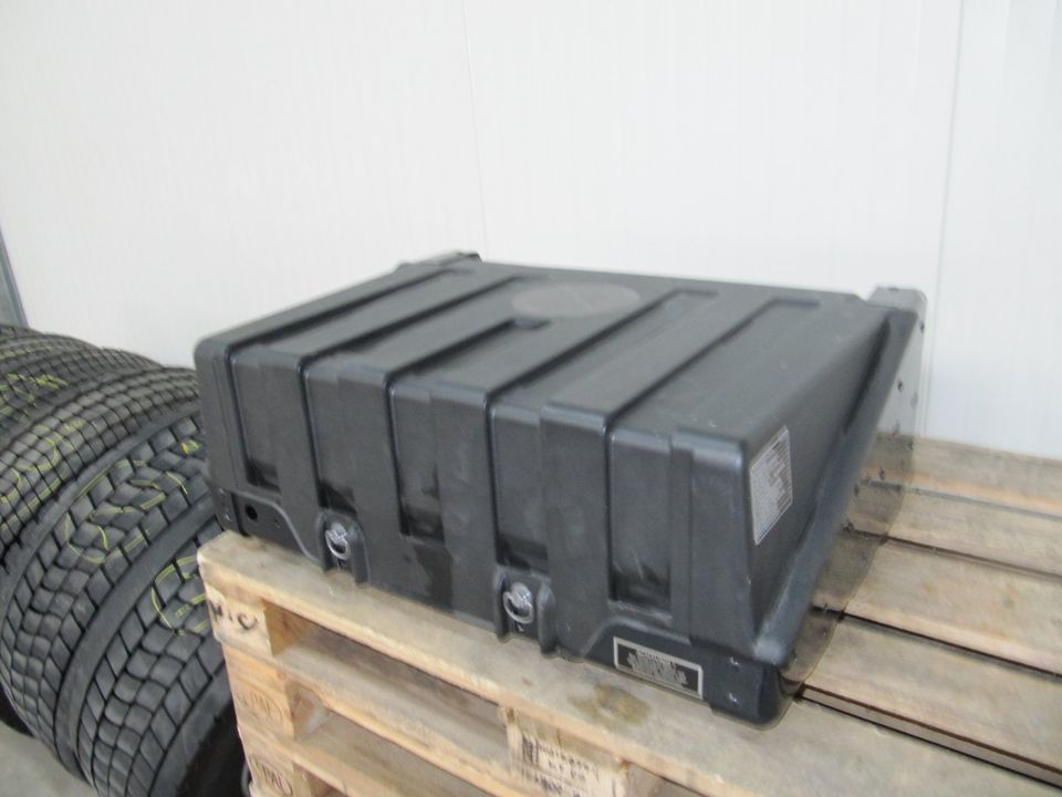 MAN TGX/TGS/TGA Batteriekasten komplett in Haag in Oberbayern