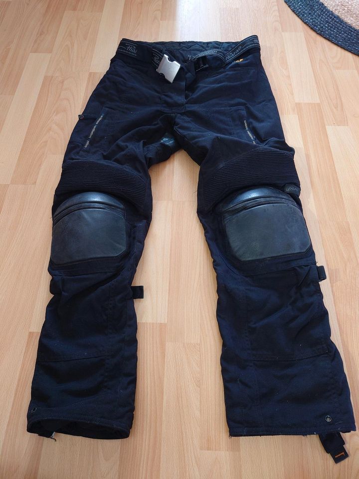 Motorradkombie Gr. M/S "NP: 500€" Jacke Hose Protektoren in Dresden