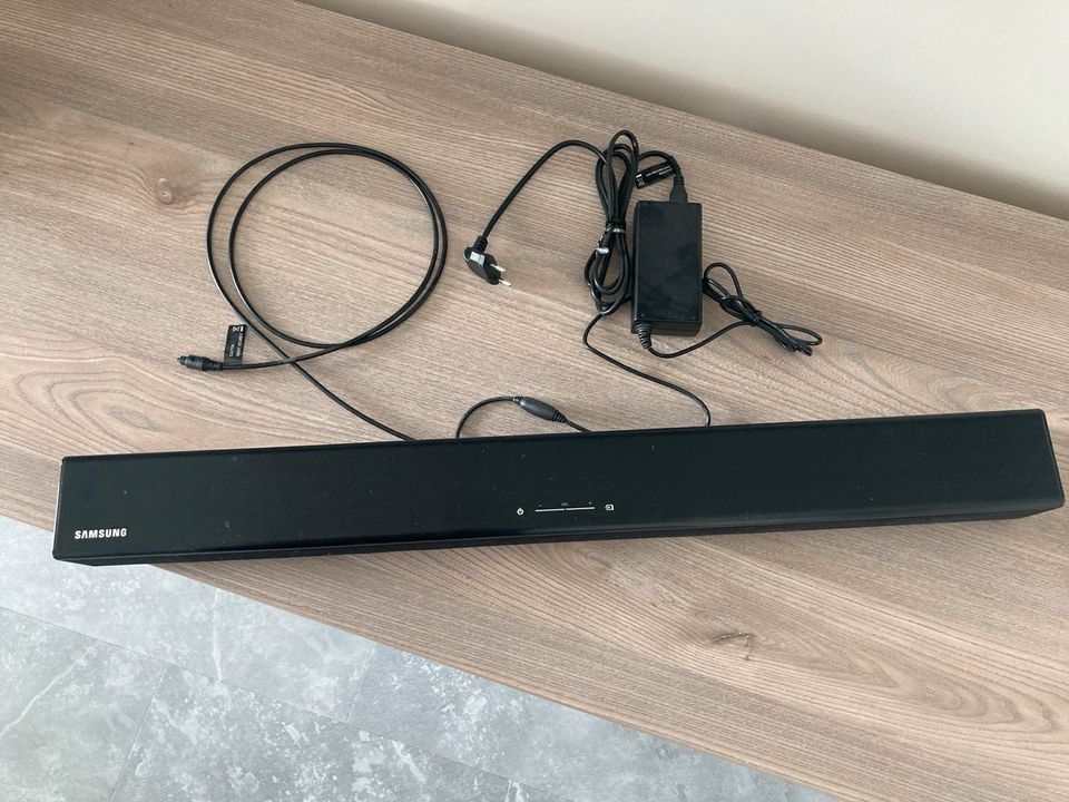 Samsung Soundbar HW-J250 in Neu Ulm