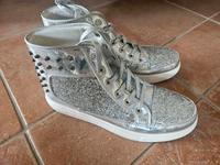 silberne Schuhe mit Nieten gr. 42 Niedersachsen - Wrestedt Vorschau