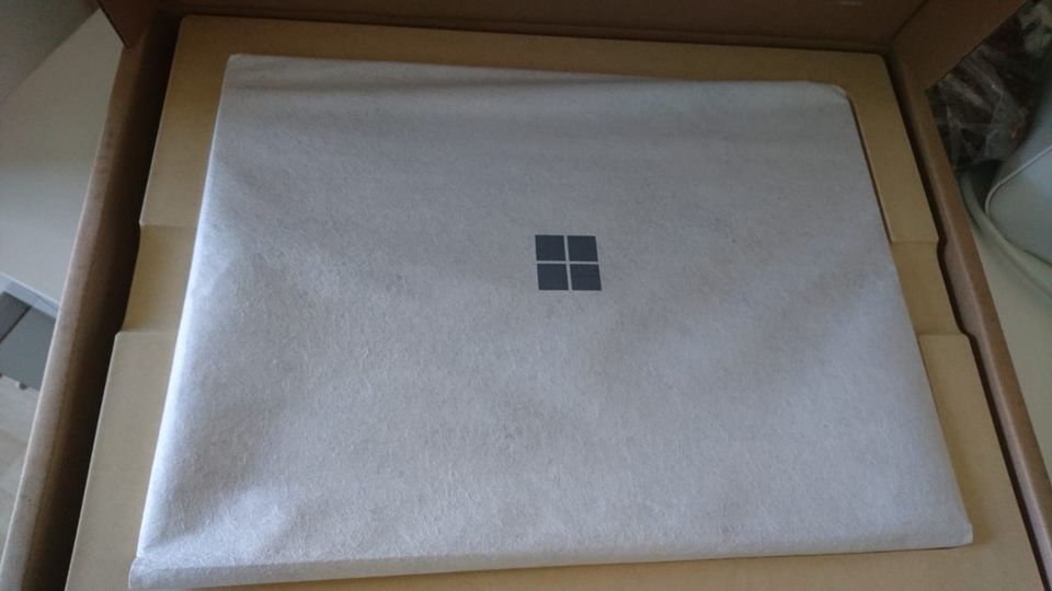 Microsoft Surface Laptop 4 NEU  256 GB + 16 GB RAM TOUCHSCREEN*** in Holzminden