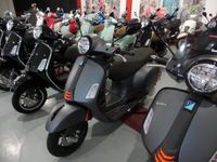 Vespa GTS 300 Supersport E5 Grau Matt (Neufahrzeug) Bayern - Kulmbach Vorschau