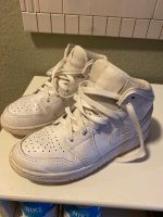 Nike Air Jordan Größe 36,5 weiß Niedersachsen - Dassel Vorschau