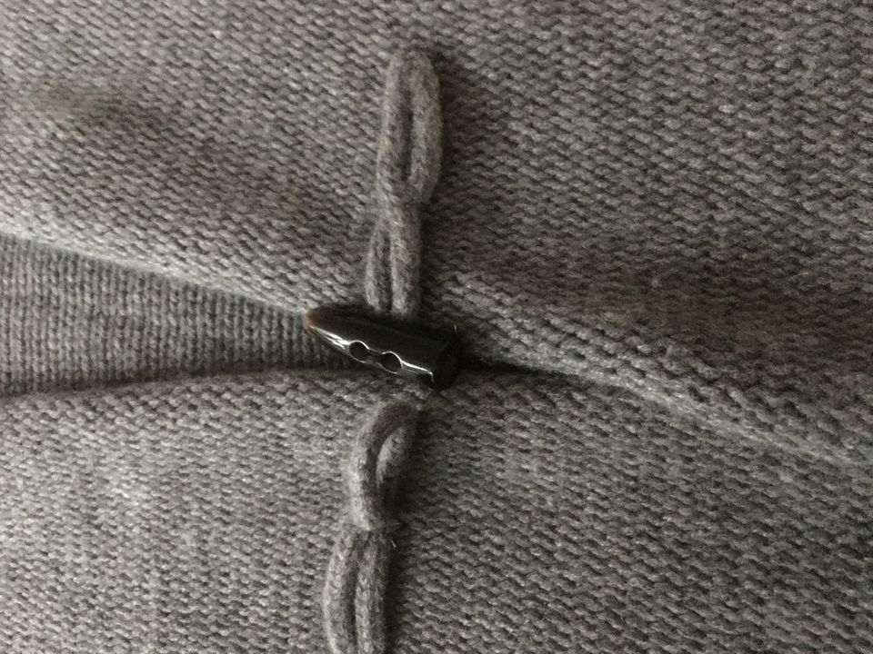 Cashmere Strickjacke M in Rüsselsheim