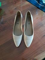 Goldene pumps niedrig beige schick echt Leder Nordrhein-Westfalen - Gladbeck Vorschau