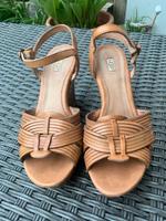 Sandalette Sandale Wedges Plateau Keil Ugg Leder Gr 36 Bayern - Erding Vorschau