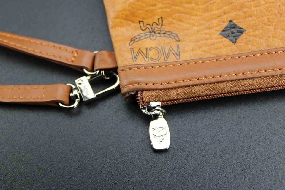 MCM TASCHE ETUI POCHETTE FÜR SHOPPER COGNAC BRAUN SILBER SCHWARZ in Duisburg