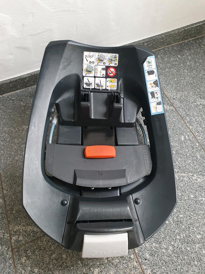 Babysitz Cybex inkl. Base-fix in Schwalbach