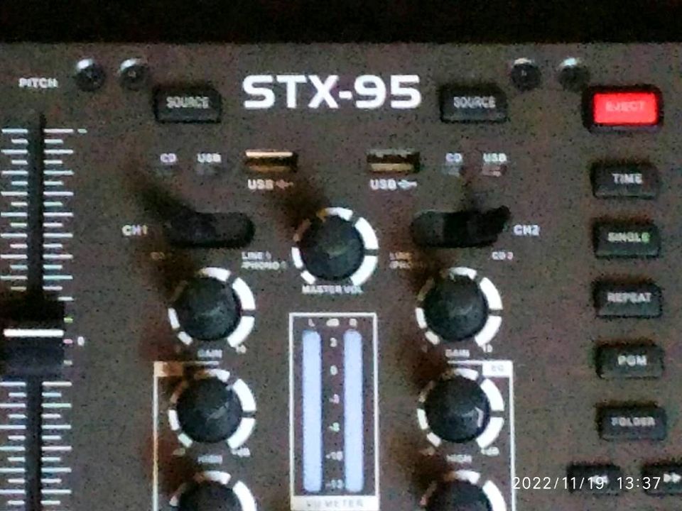 Mischpult Skytec STX 95 2 Laufwerke inkl. USB DJ Controller in Itzehoe