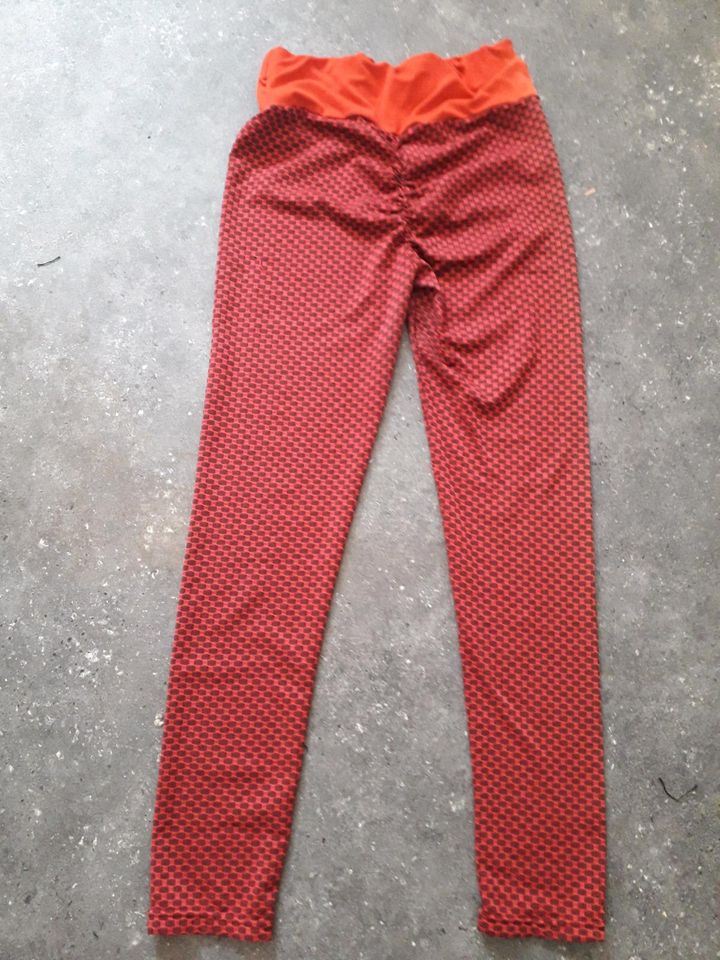 Schicke Leggings gr .L/Xl flame in Osnabrück