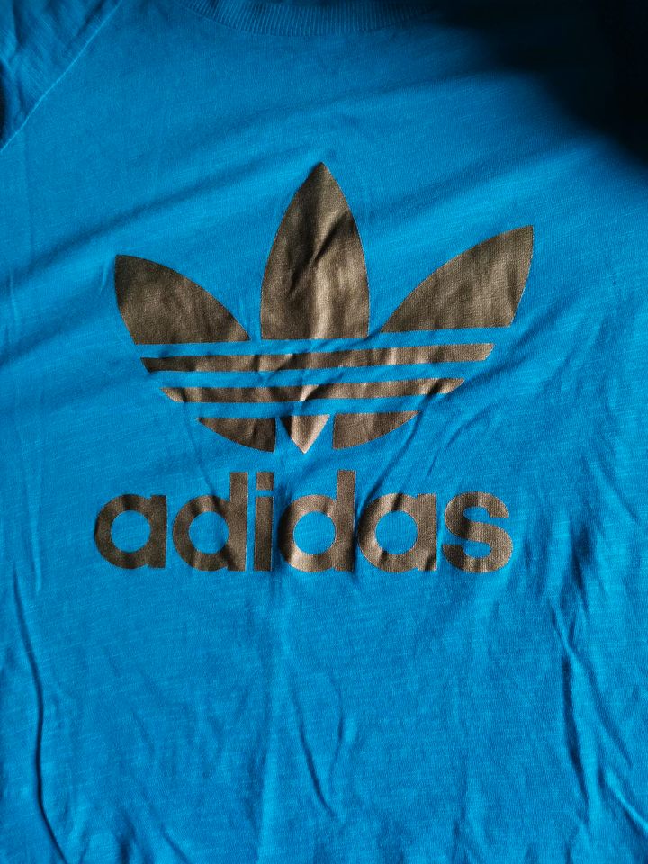 Adidas T-Shirt blau Gr. 34 mit Kordelzug in Ittlingen