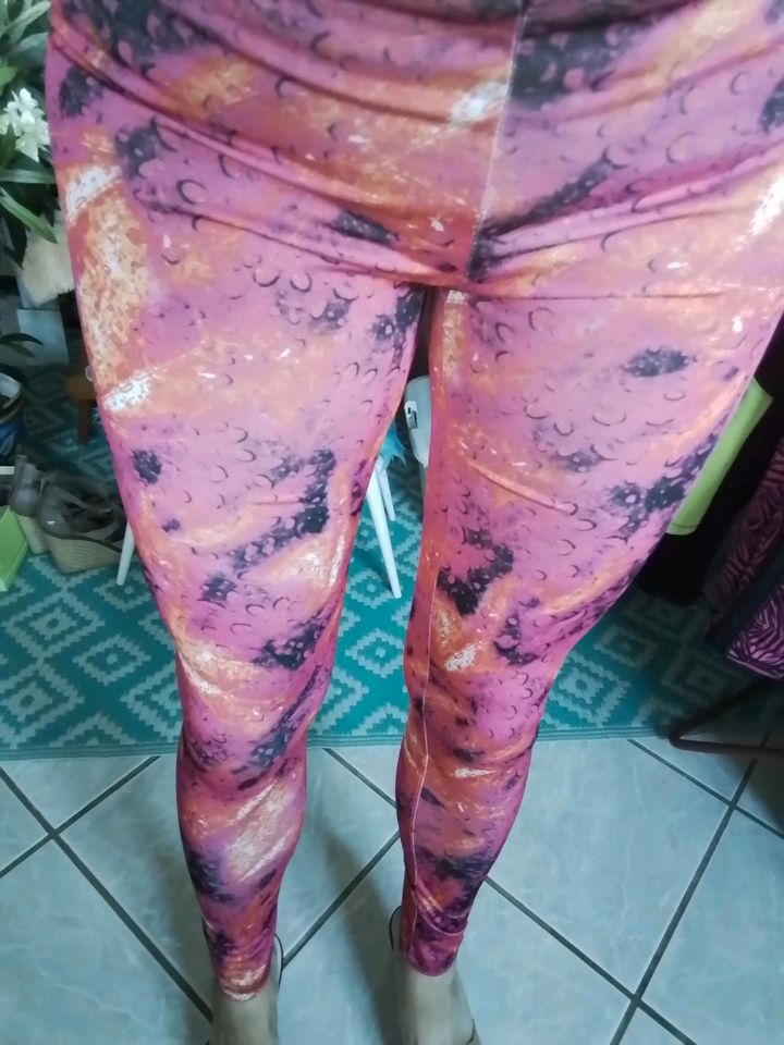 Schöne Leggings neuwertig in Diesdorf