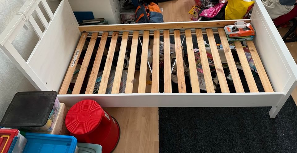 Ikea Hemnes Bett weiß 90x200 in Berlin