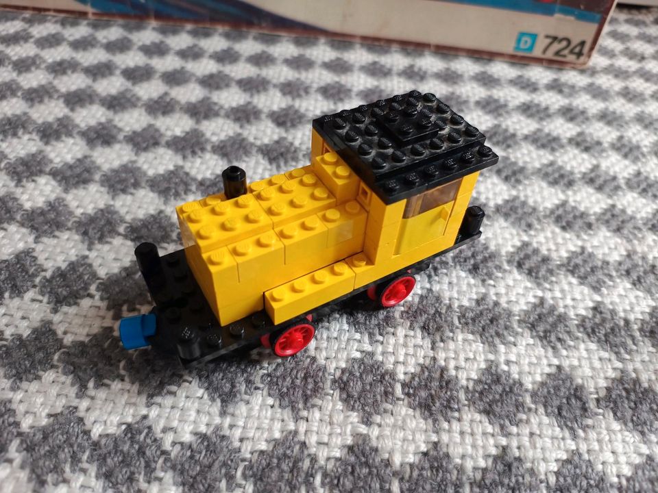 Lego Eisenbahn 12 V 724 Lok mit Kran und Tipper Wagon in Potsdam