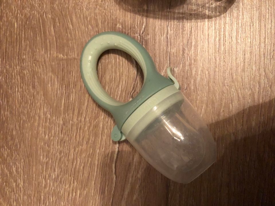 Avent Nuk Flaschen Glas Schnuller neu Milchpumpe Verschlusskappen in Bad Oeynhausen