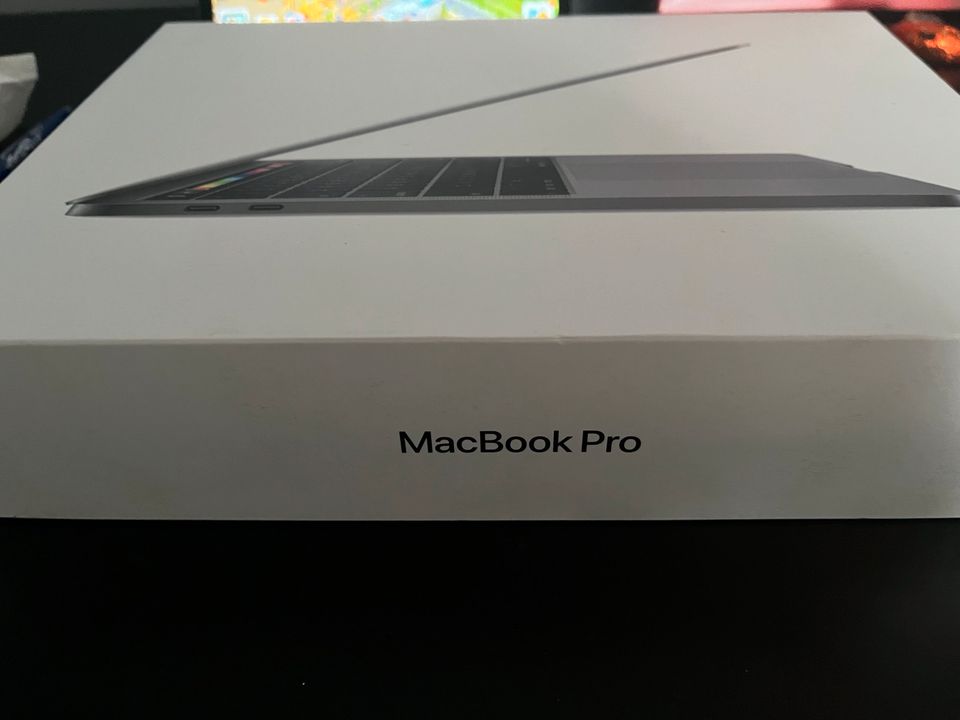 MacBook Pro 2019 256gb in Frankfurt am Main