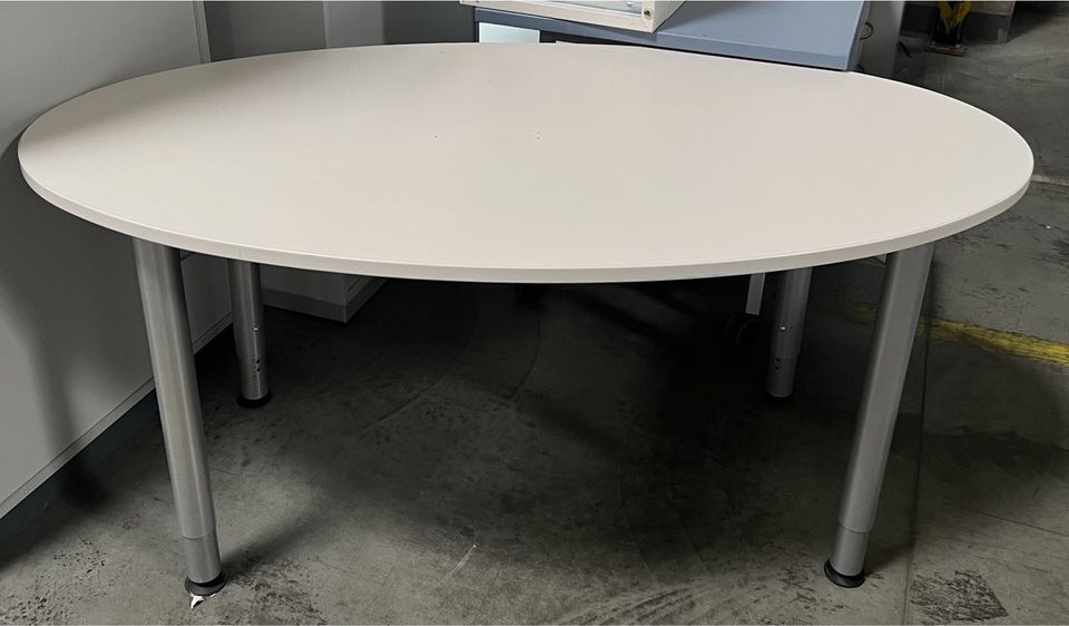 Tisch/ Esstisch/ Bürotisch/ Haworth Ovaler Tisch in Merzenich