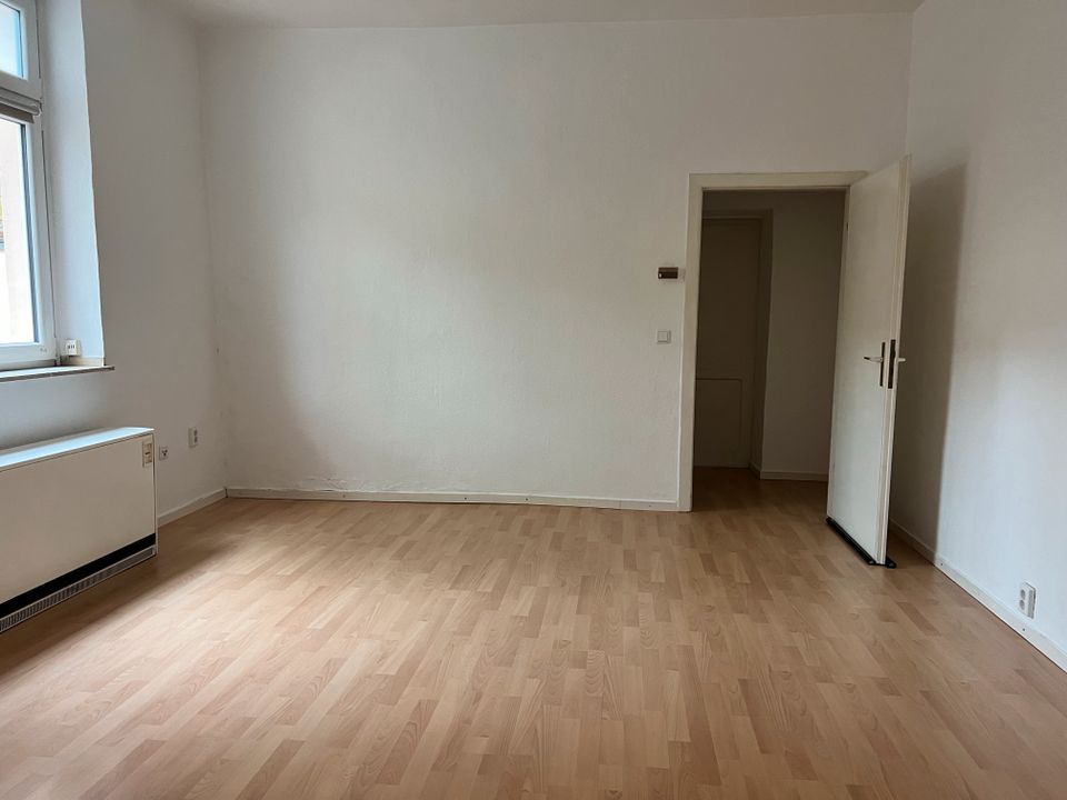 Derendorf:2 Zimmer-Wohnung  mit Balkon im Anbau in Düsseldorf