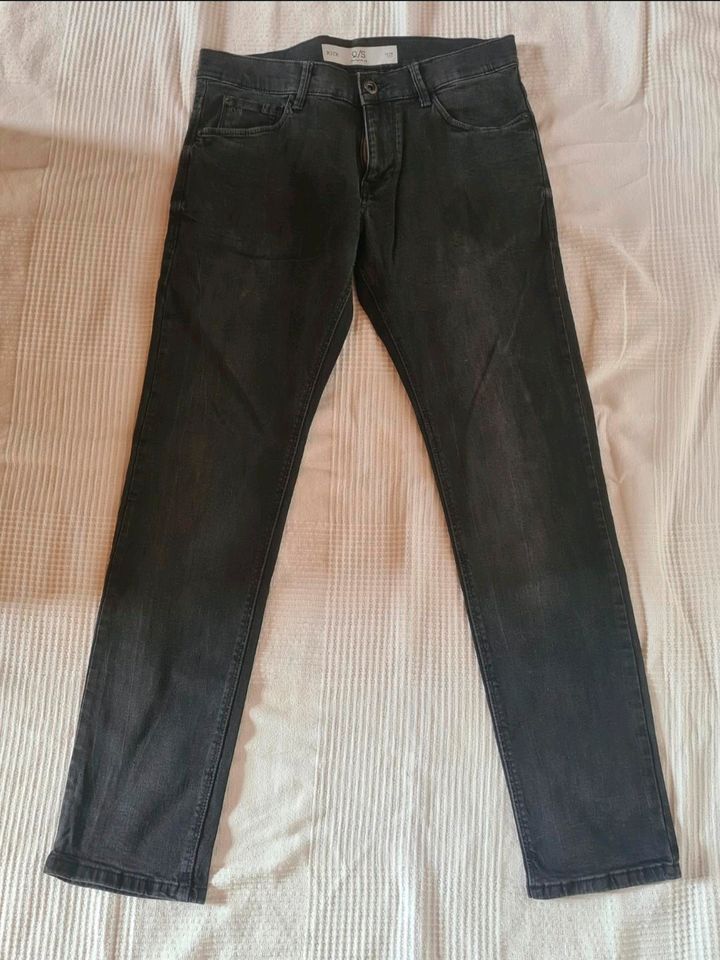 Schwarze Herren Jeans Größe 31 von s.Oliver neuwertig in Lampertheim