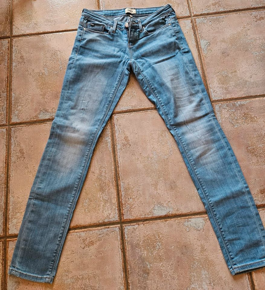 Jeans lang blau Gr. 27/30 Only - wenig getragen, noch top in Riesa