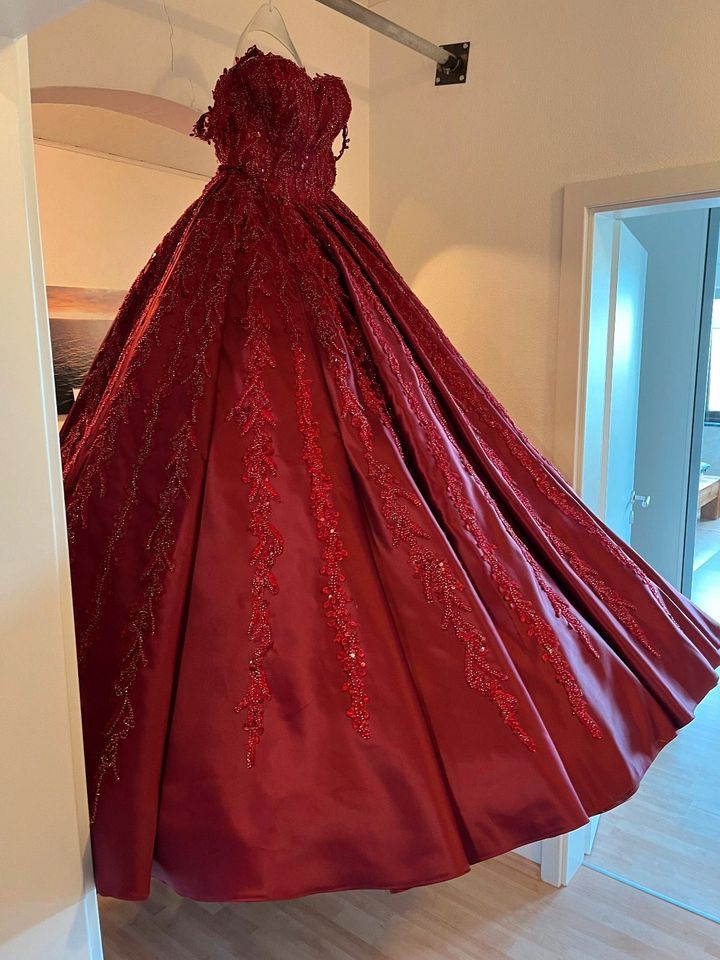 Hennakleid / Verlobungs- Ballkleid / Abendkleid bordo in Karlshuld