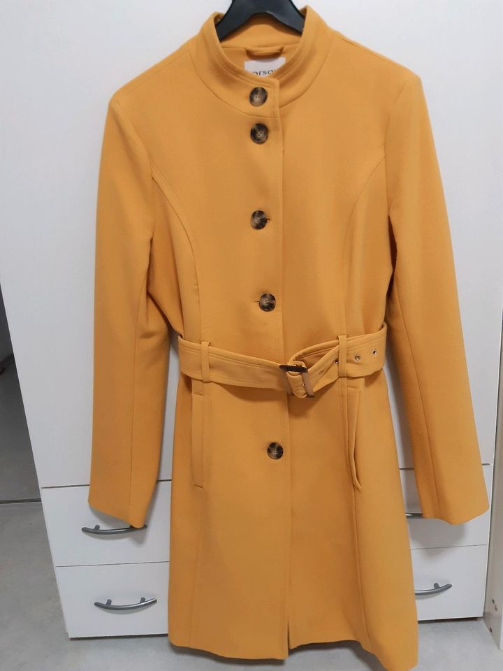 Damenmantel 40-42, Farbe-Gelb. Damenbekleidung in Oberkochen