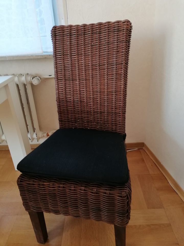 Esstisch mit 6 Stühlen in Stuttgart